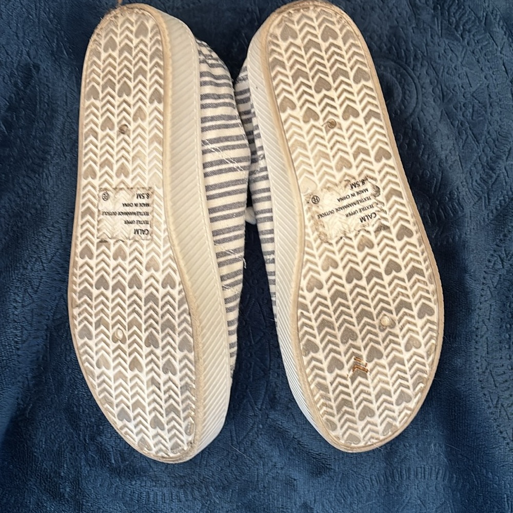 Pop Women’s Striped Gray and White Sneakers Calm size 8.5 - Picture 3 of 8